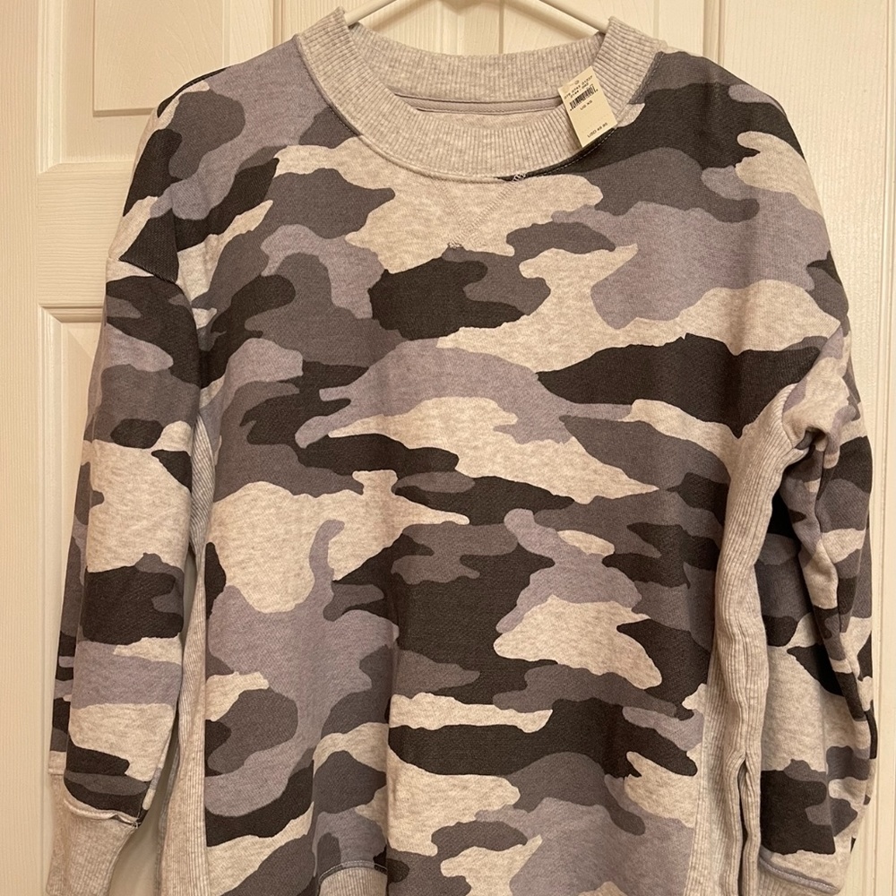 Camo sweatshirt